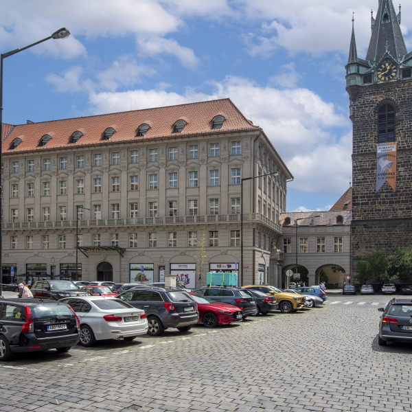 Luxusní hotel ANDAZ Prague po velkolepé rekonstrukci Cukrovarnického paláce ukrývá nejednu sádrokartonářskou perličku.